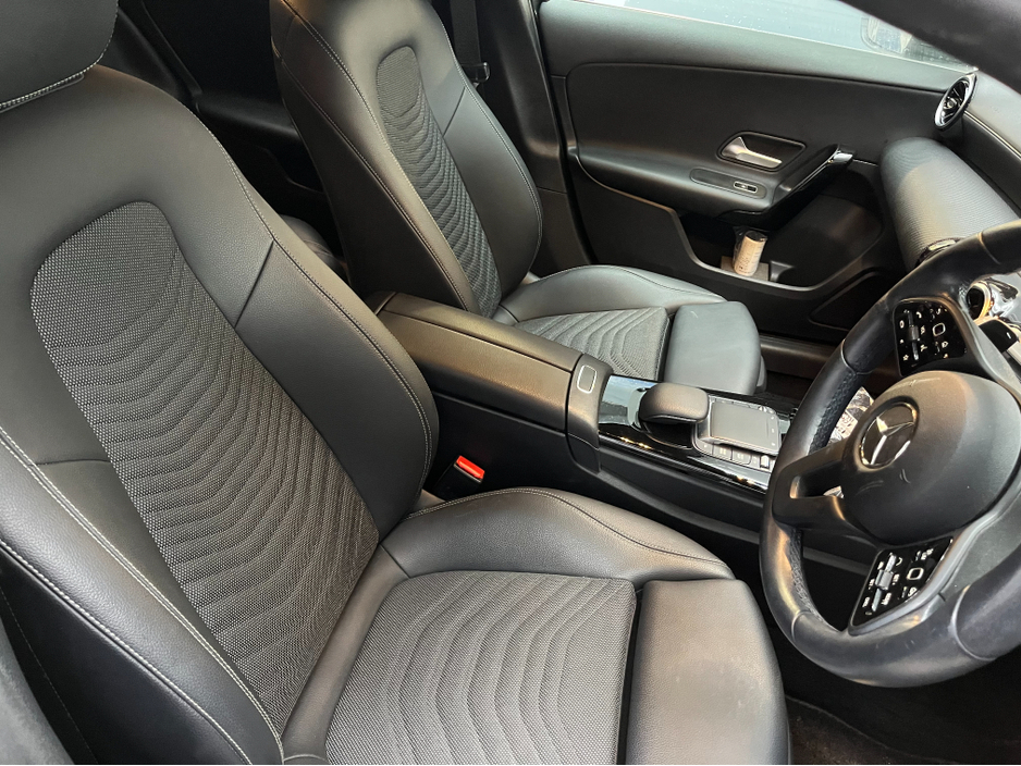 2021 Mercedes-Benz A Class 2021 MERCEDES-BENZ A180 SEDAN 1.4 AUTOMATIC / CRUISE CONTROL / REVERSE CAMERA / PADDLE SHIFTERS