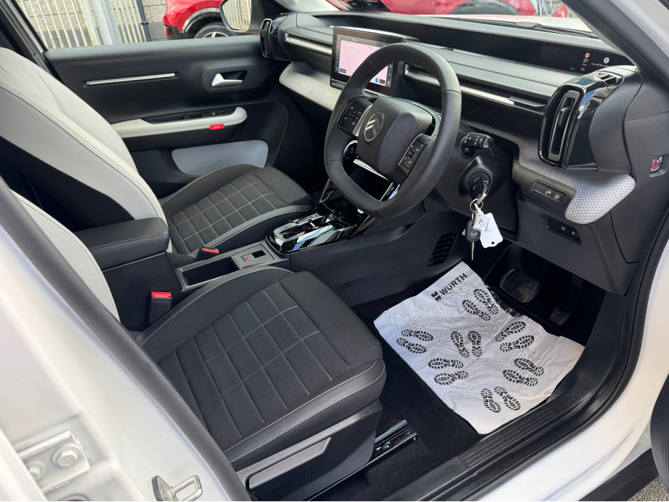 2025 Citroen C3 - image 12