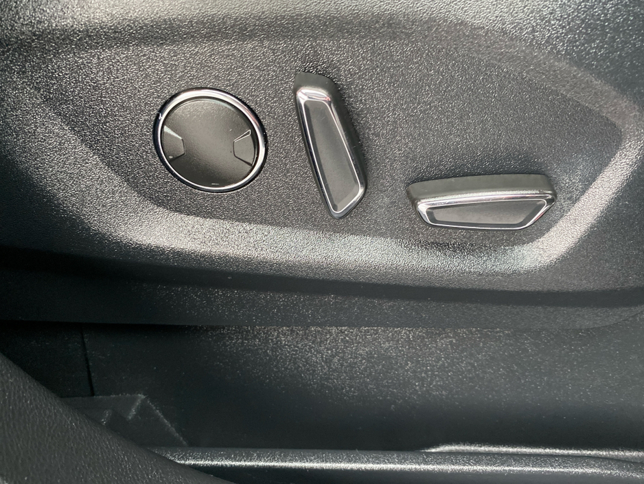 2023 Ford S-Max - image 22