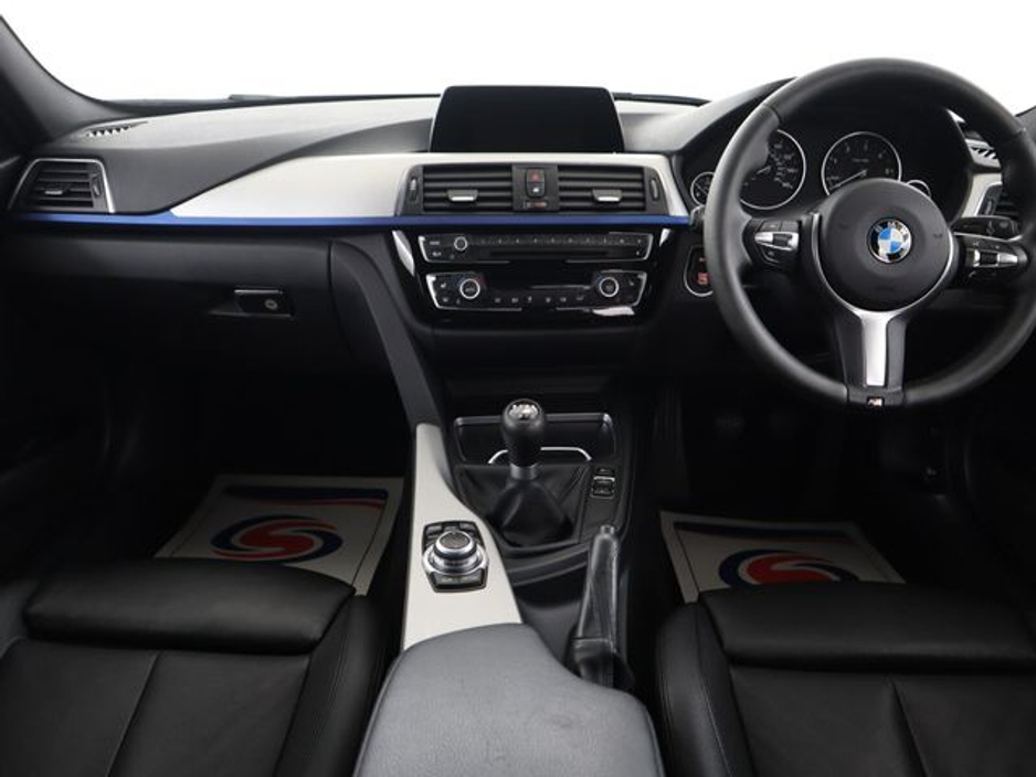 2015 BMW 3 Series - image 14