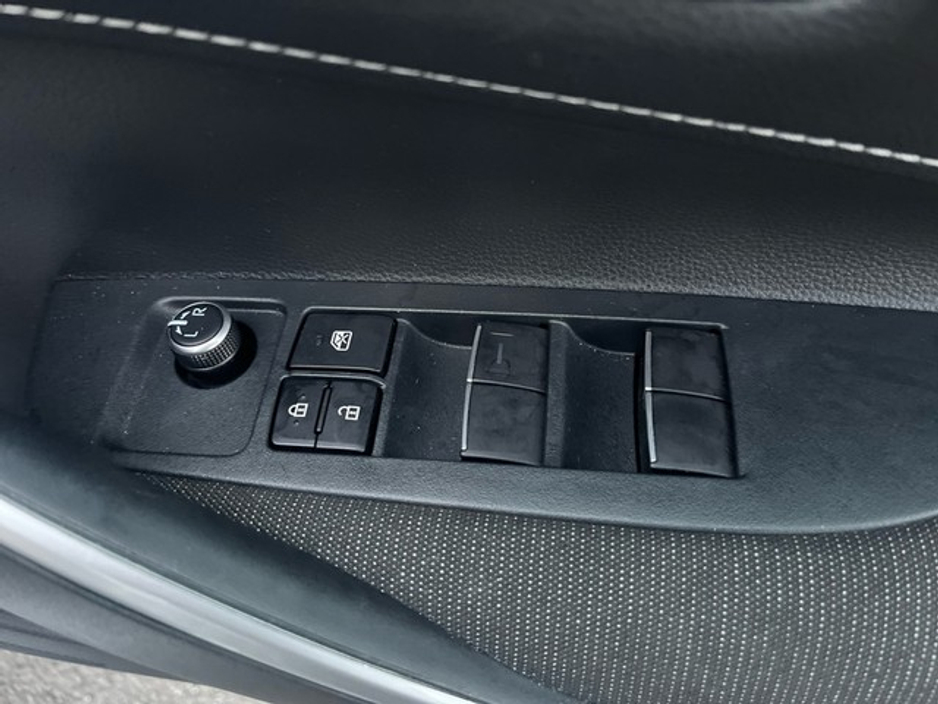 2025 Toyota Corolla - image 11