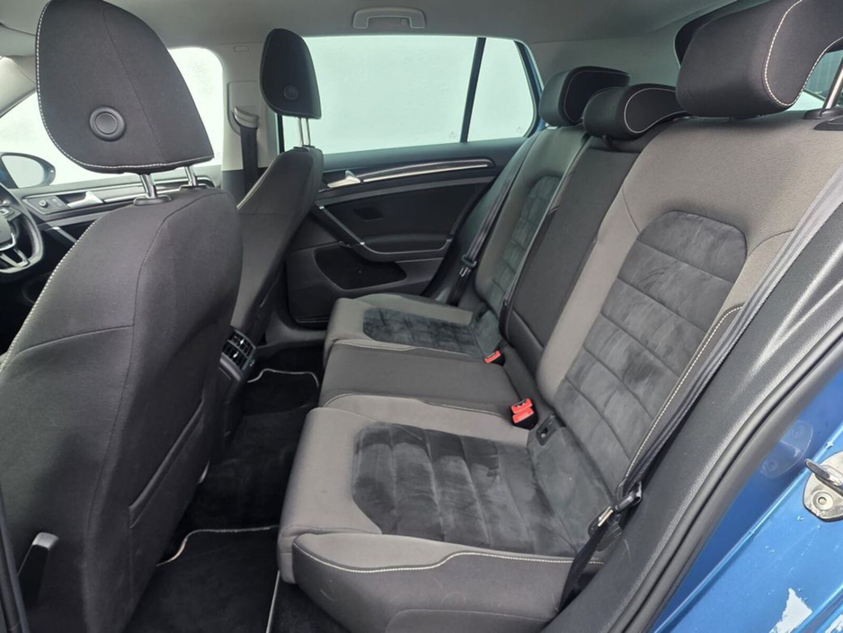 2014 Volkswagen Golf - image 14