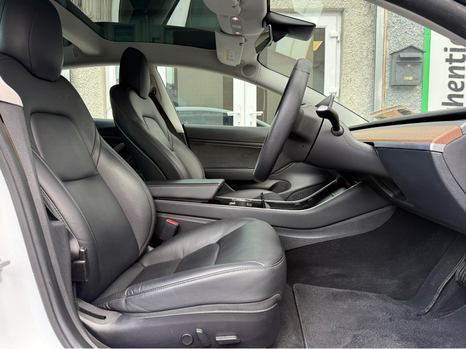 2019 Tesla Model 3 - image 6