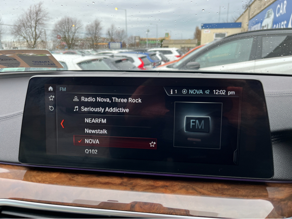 2018 BMW 5 Series - image 21