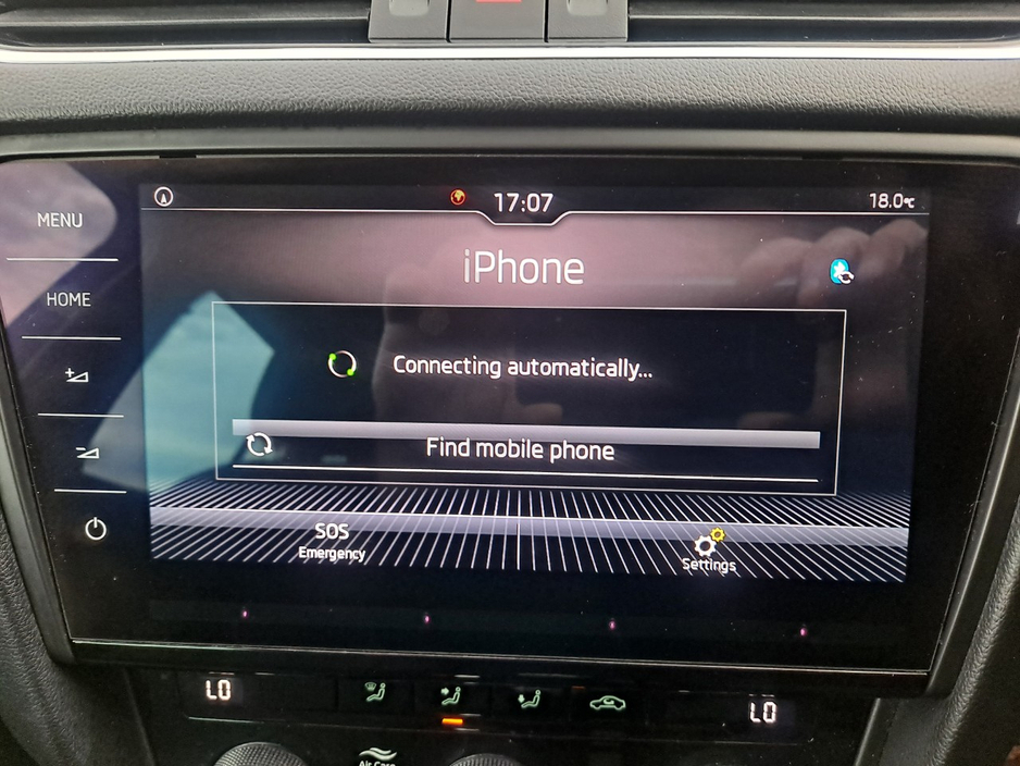 2020 Skoda Octavia - image 33