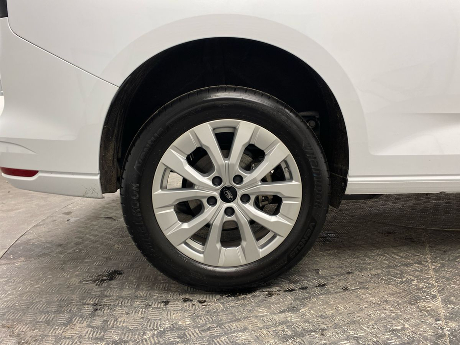 2026 Ford Transit Connect - image 6