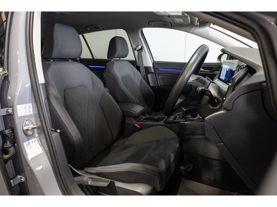 2023 Volkswagen Golf 2.0 TDI 115HP Style €28,450