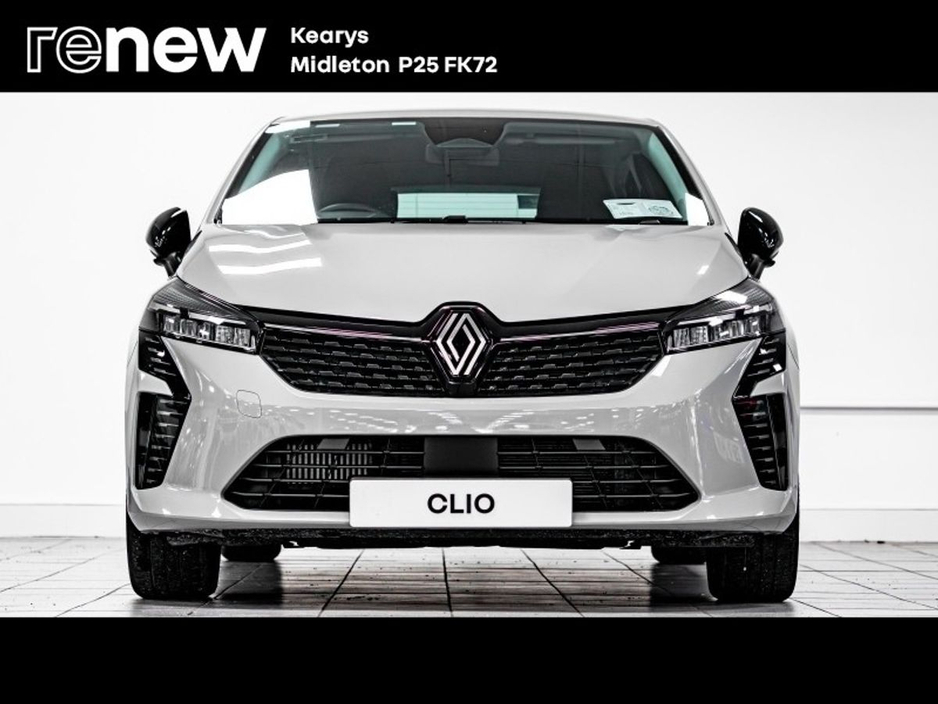 2025 Renault Clio - image 8