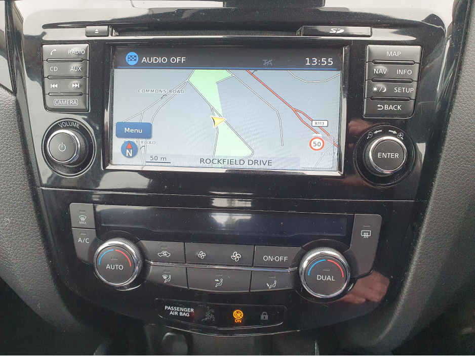 2017 Nissan Qashqai 1.6 DSL // AUTOMATIC // PAN ROOF // €10,995