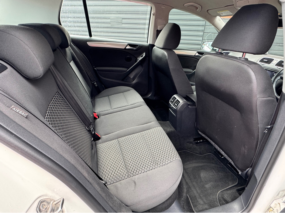 2013 Volkswagen Golf - image 10