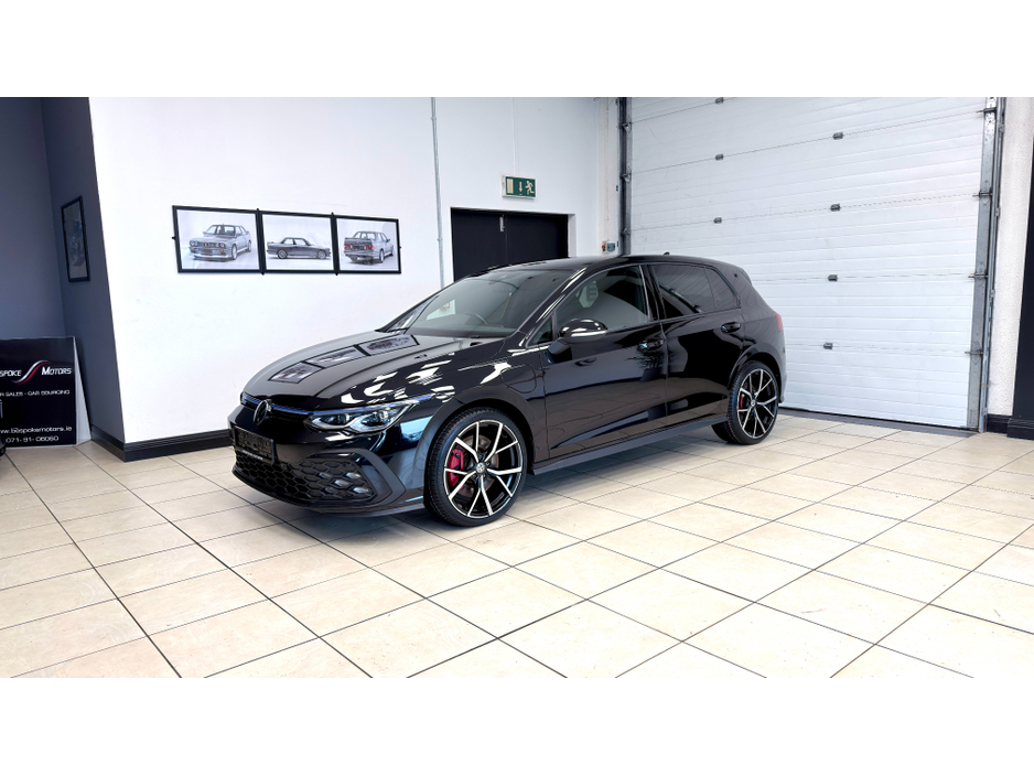 2023 Volkswagen Golf - image 6