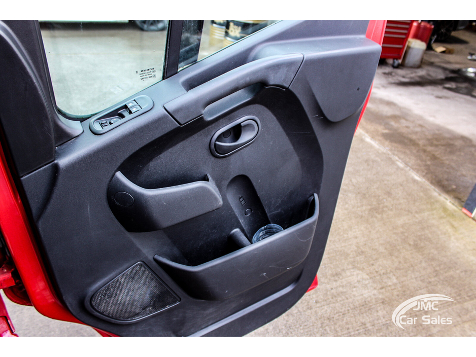 2020 Renault Master - image 14