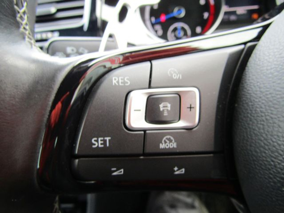 2015 Volkswagen Golf GOLF R ESTATE AWD 5DR Auto €21,950