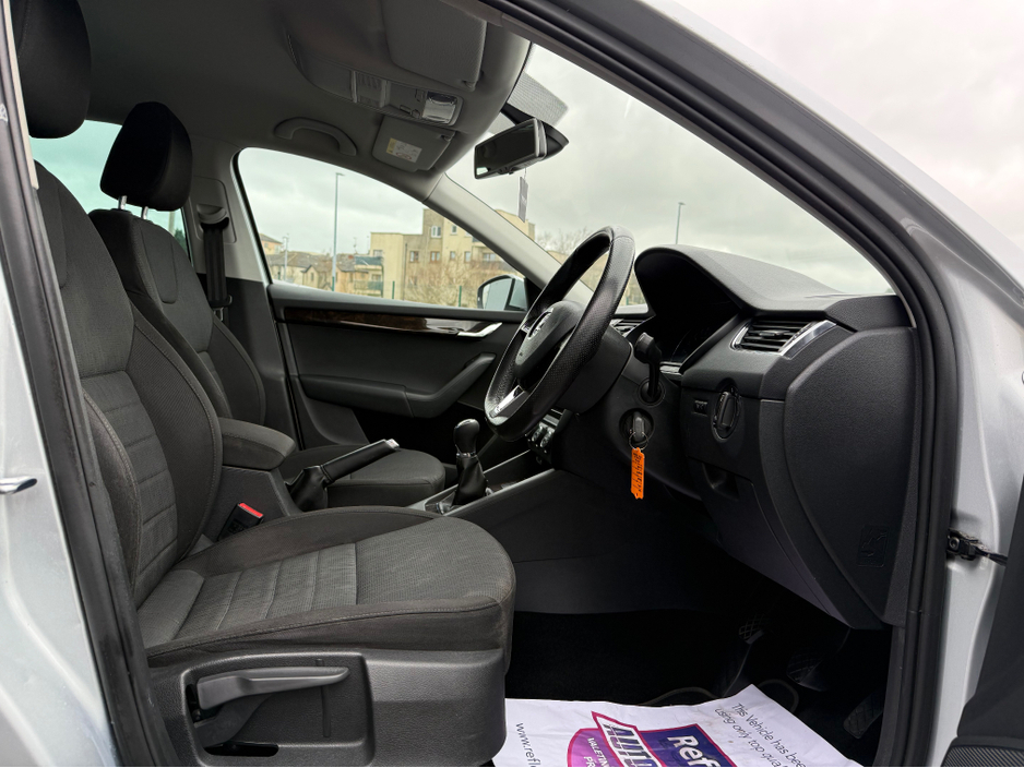 2016 Skoda Octavia - image 15