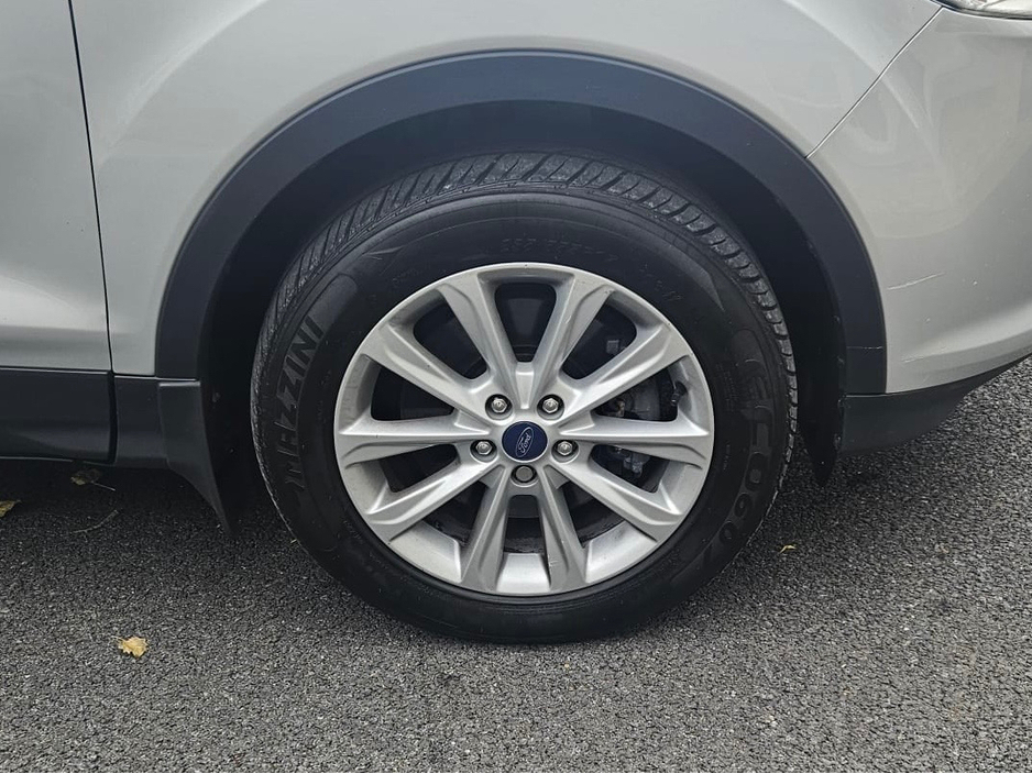 2016 Ford Kuga - image 12