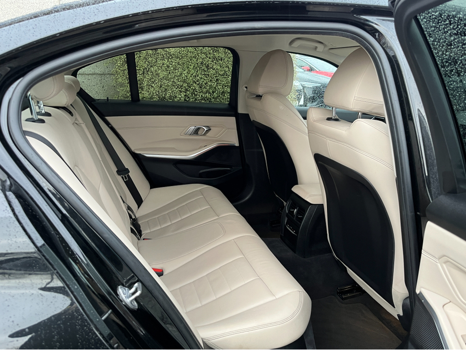 2019 BMW 3 Series 320D SPORT AUTOMATIC 2.0 DIESEL //REVERSE CAMERA//FULL LEATHER HEATED SEATS//CARPLAY// €26,950