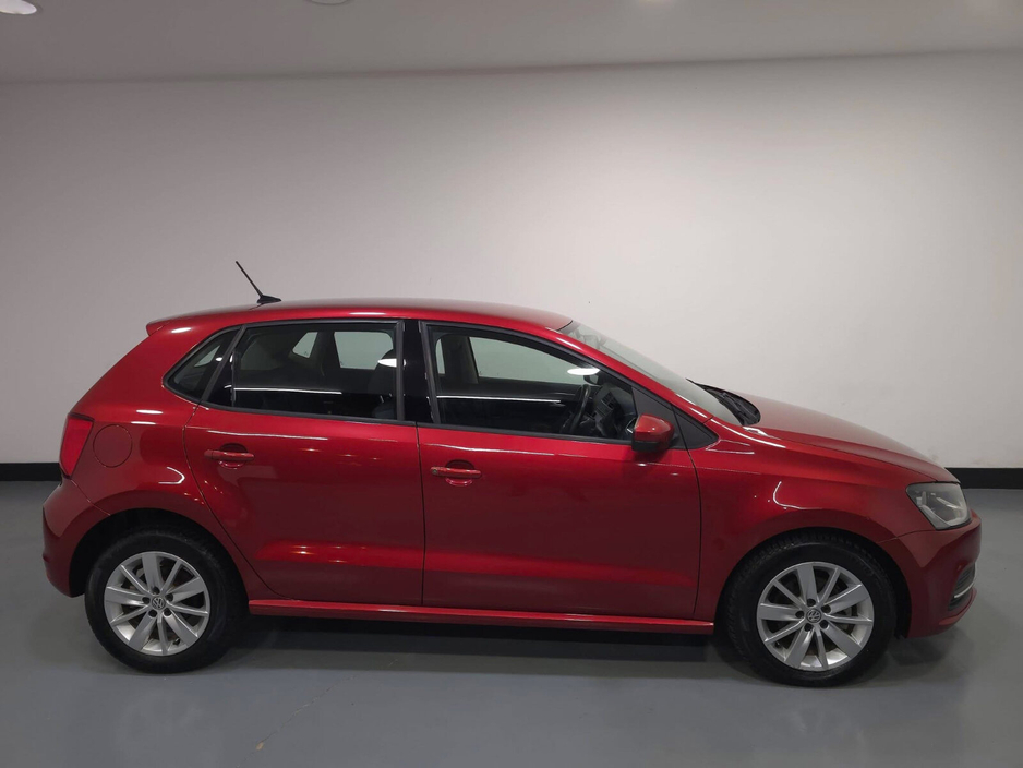 2015 Volkswagen Polo  €10,950