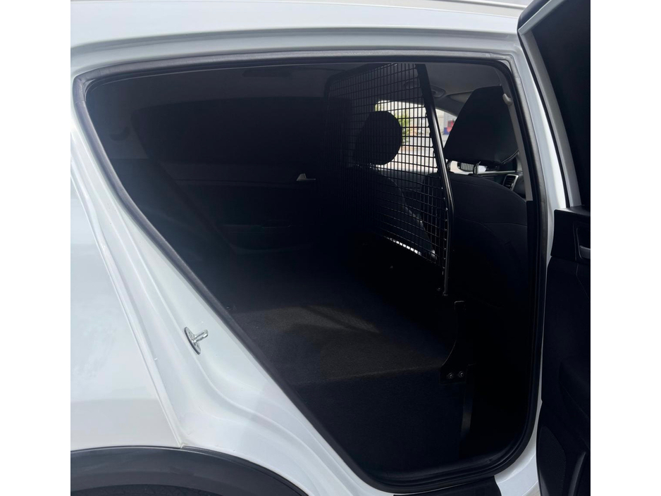 2017 Kia Sportage - image 4