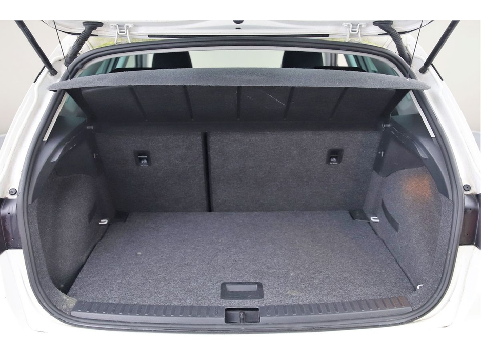 2023 SEAT Arona - image 27