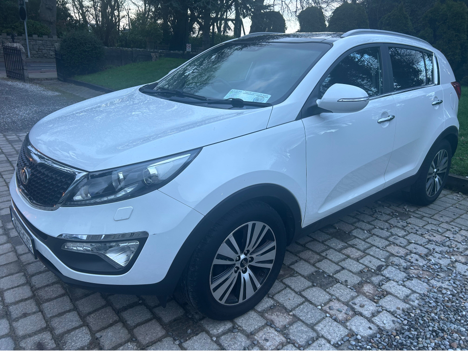 2016 Kia Sportage 3 ISG 114BHP 5DR**//**BLACK LEATHER INTERIOR WITH HEATED FRONT SEATS**//**SUNROOF**//**CRUISE CONTROL**//**REVERSING CAMERA**//**WARRANTY!!!! €11,995