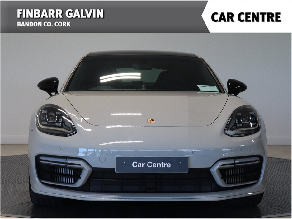 2023 Porsche Panamera - image 12