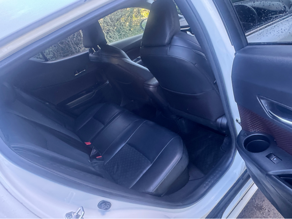 2018 Toyota C-HR - image 8