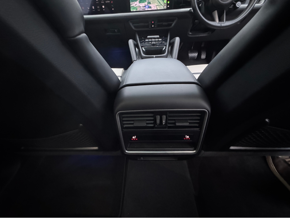 2024 Porsche Cayenne 3.0 V6 E-HYBRID AUTO==HUGE SPEC==COST €153K NEW== €116,950