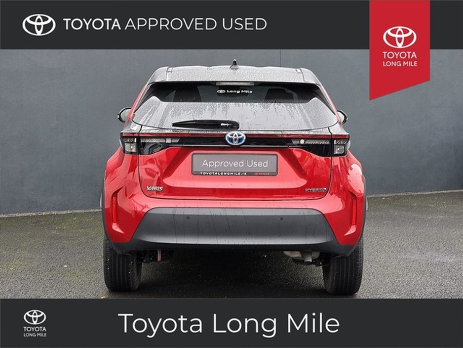 2025 Toyota Yaris Cross - image 4