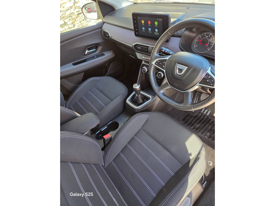2022 Dacia Jogger - image 11