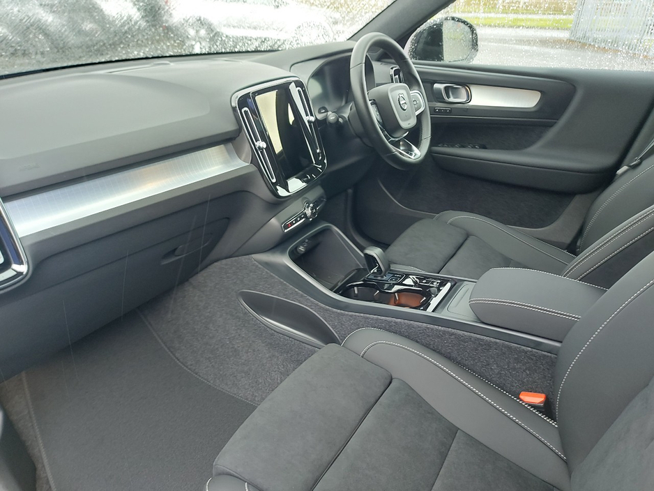 2026 Volvo XC40 - image 20