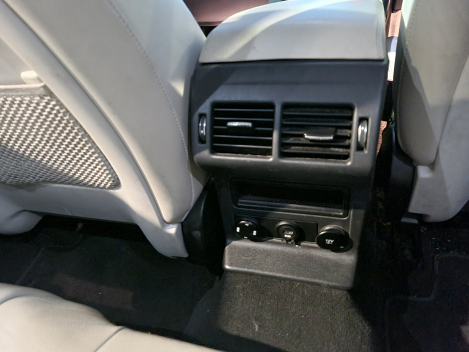 2019 Jaguar F-Pace - image 15