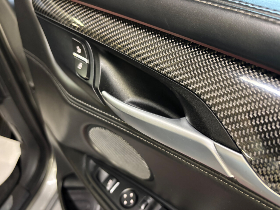 2017 BMW X5 - image 11