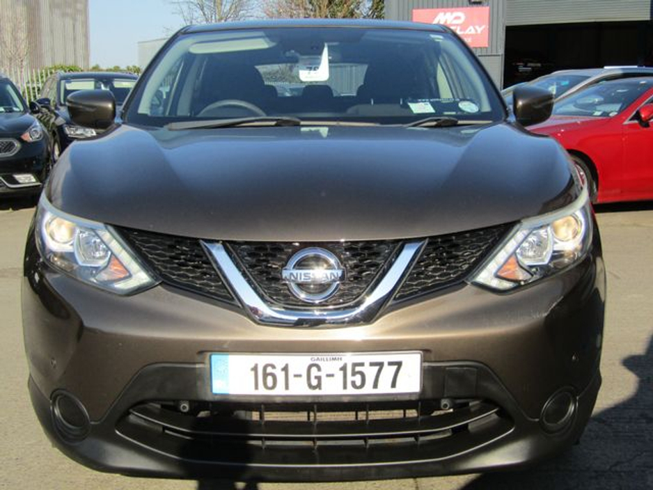 2016 Nissan Qashqai - image 2
