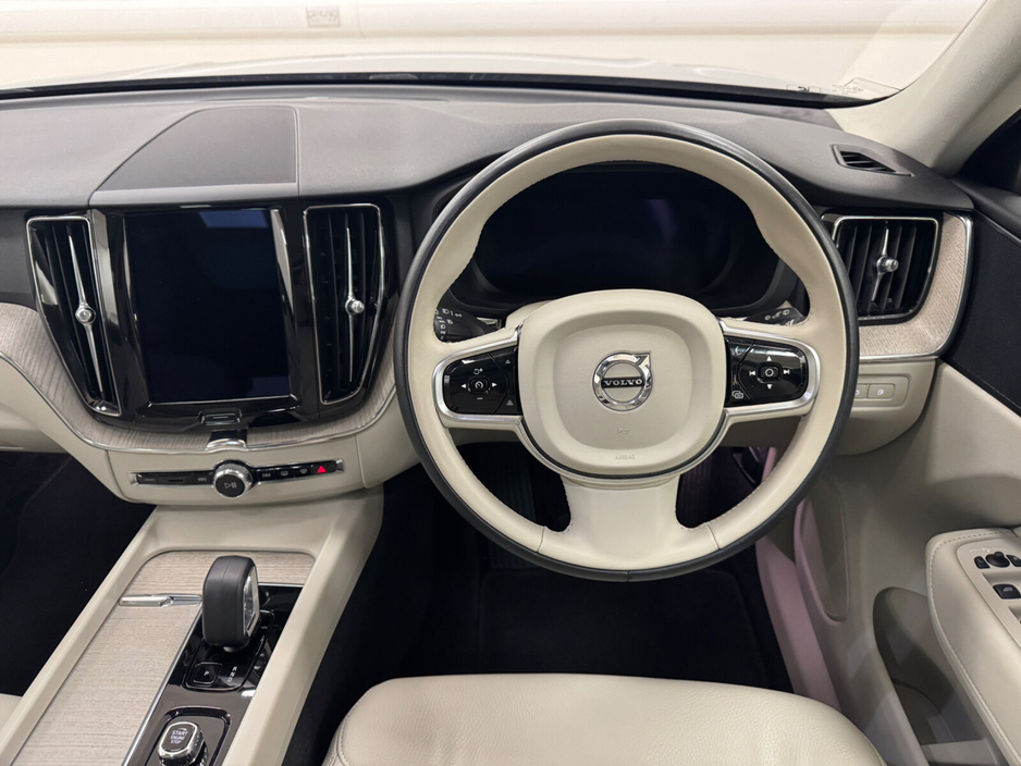 2023 Volvo XC60 T6 Recharge PHEV 350hp AT8 Core €53,500