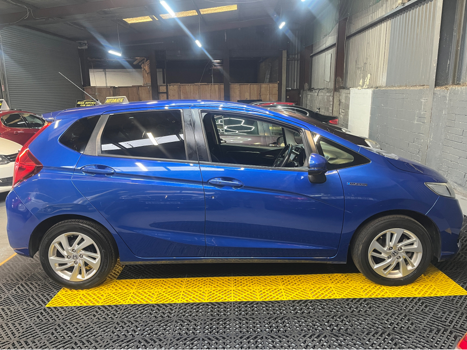 2018 Honda Fit - image 6