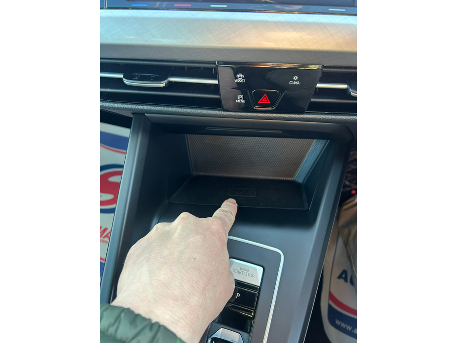 2023 Volkswagen Golf  €25,850