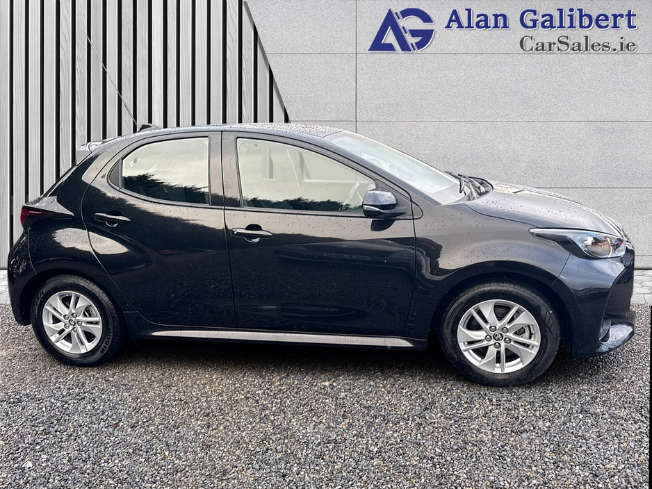 2023 Toyota Yaris 1.5 HYBRID LUNA AUTO €81 PW €16,995