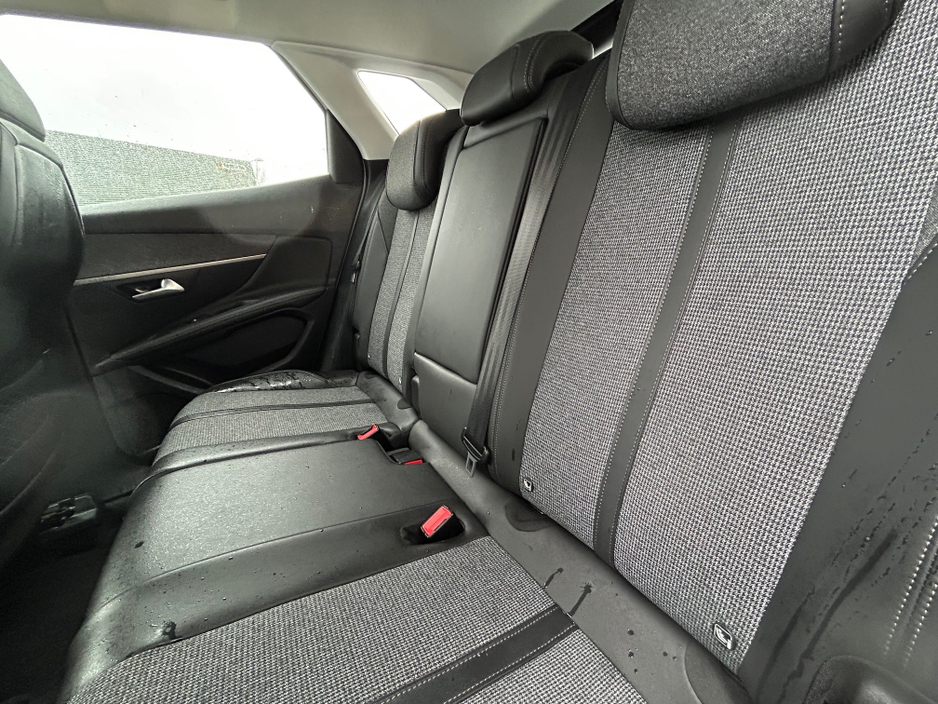 2019 Peugeot 3008 - image 12