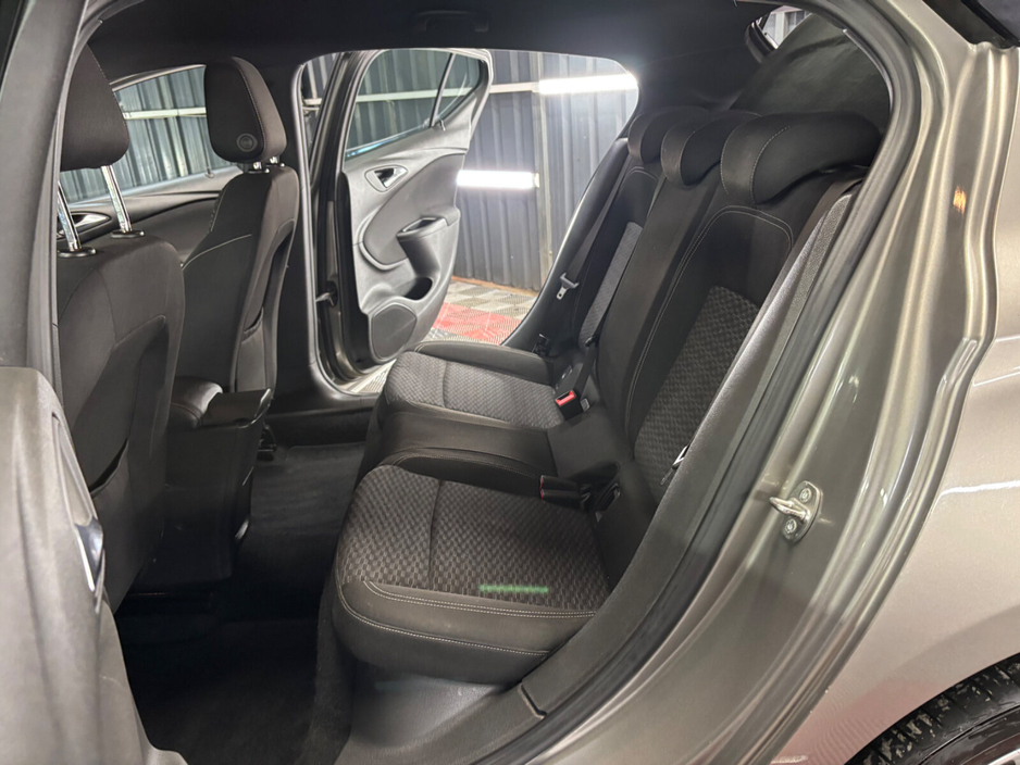 2017 Vauxhall Astra - image 15