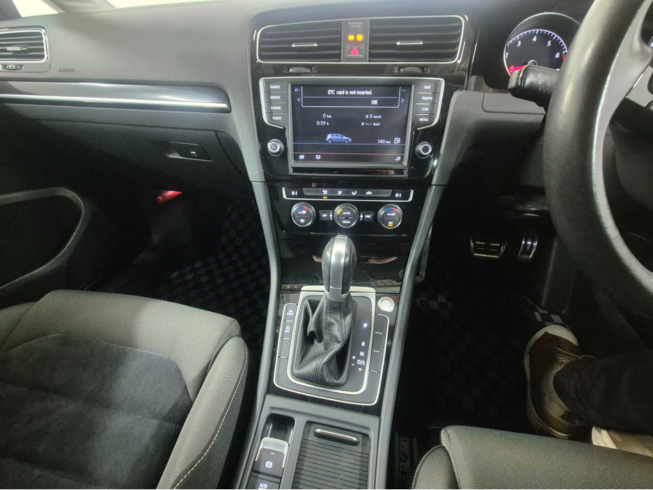 2016 Volkswagen Golf **HIGHLINE**ONLY 64000KMS**ALCANTARA SEATS*17" ALLOYS**BLIS**FOCAL INSIDE SPEAKERS*LANE ASSIST*KEYLESS ENTRY AND START**ADAPTIVE CRUISE CONTROL**DUAL ZONE CLIMATE**REVERSE CAMERA**BLUETOOTH STREAM €15,949