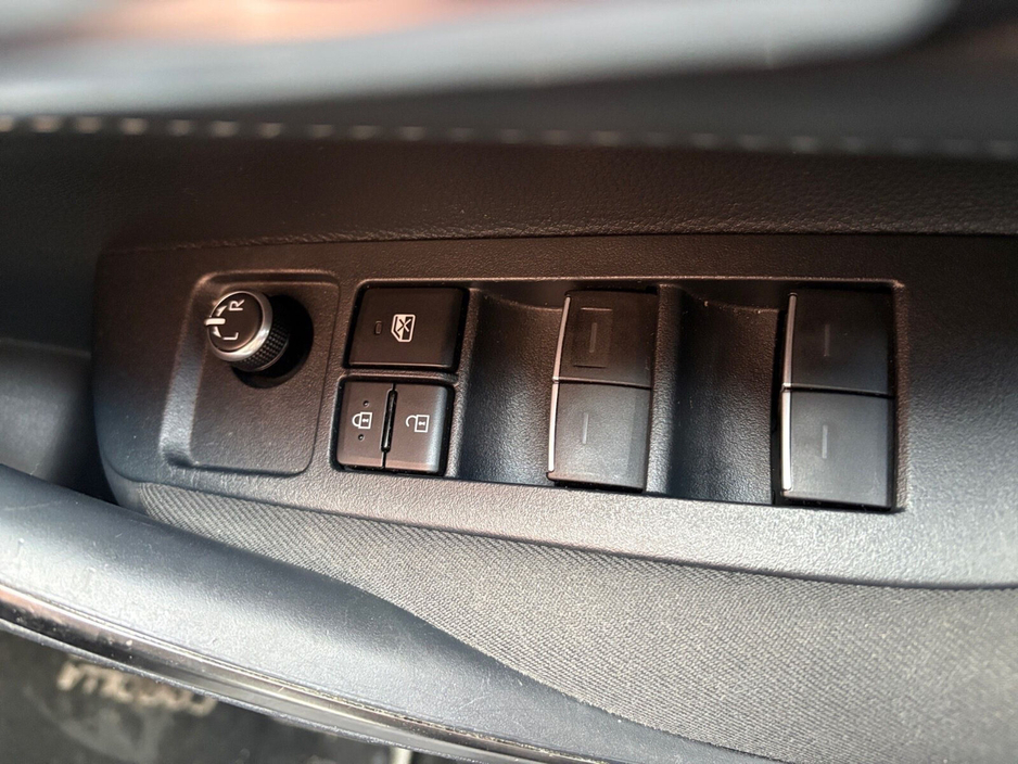 2019 Toyota Corolla - image 11