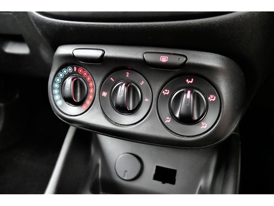 2018 Opel Corsa - image 20