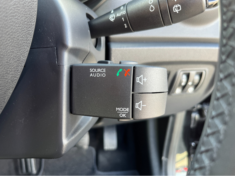 2019 Renault Captur - image 25