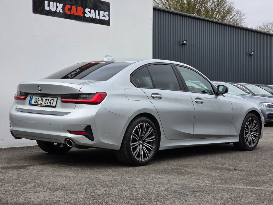2019 BMW 3 Series - image 9