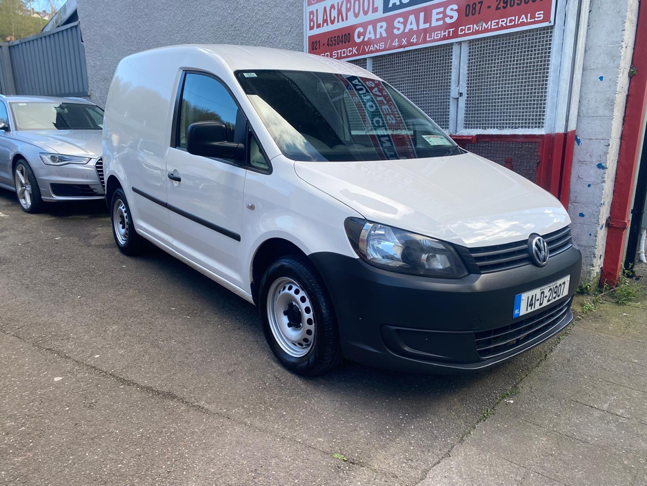 2014 Volkswagen Caddy - image 3