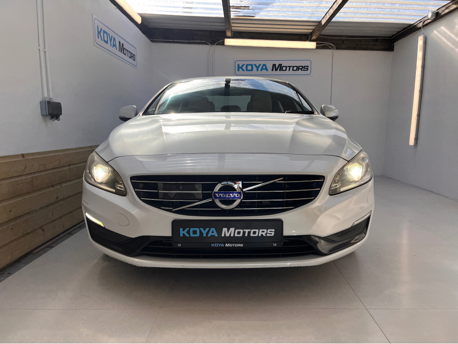 2016 Volvo S60 - image 6