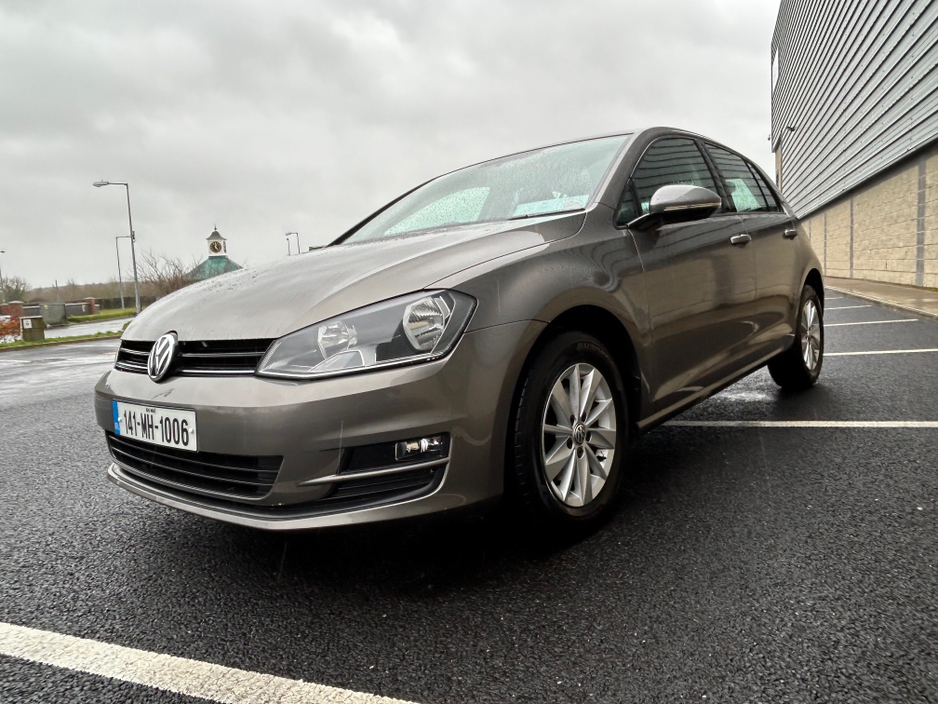2014 Volkswagen Golf - image 2
