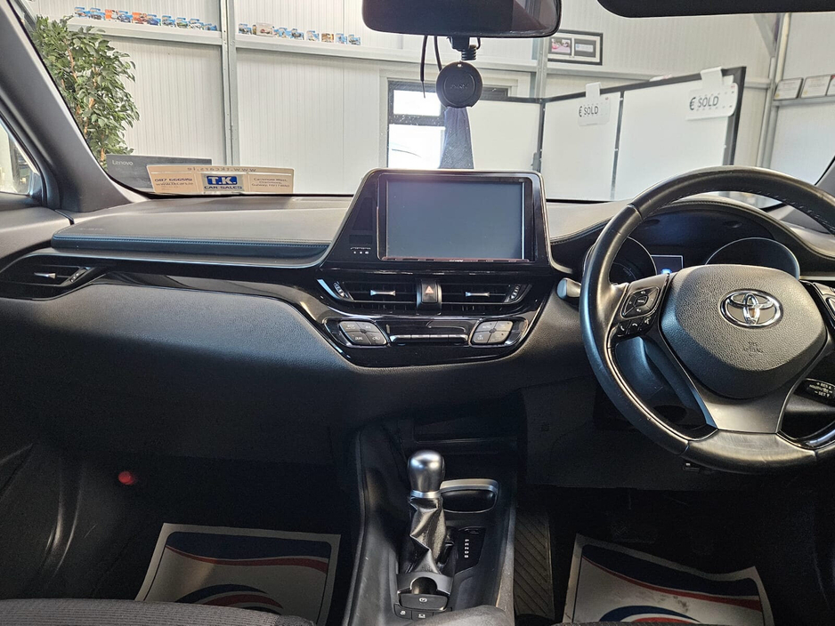 2018 Toyota C-HR - image 11