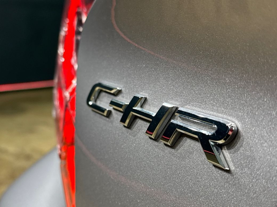 2019 Toyota C-HR - image 11