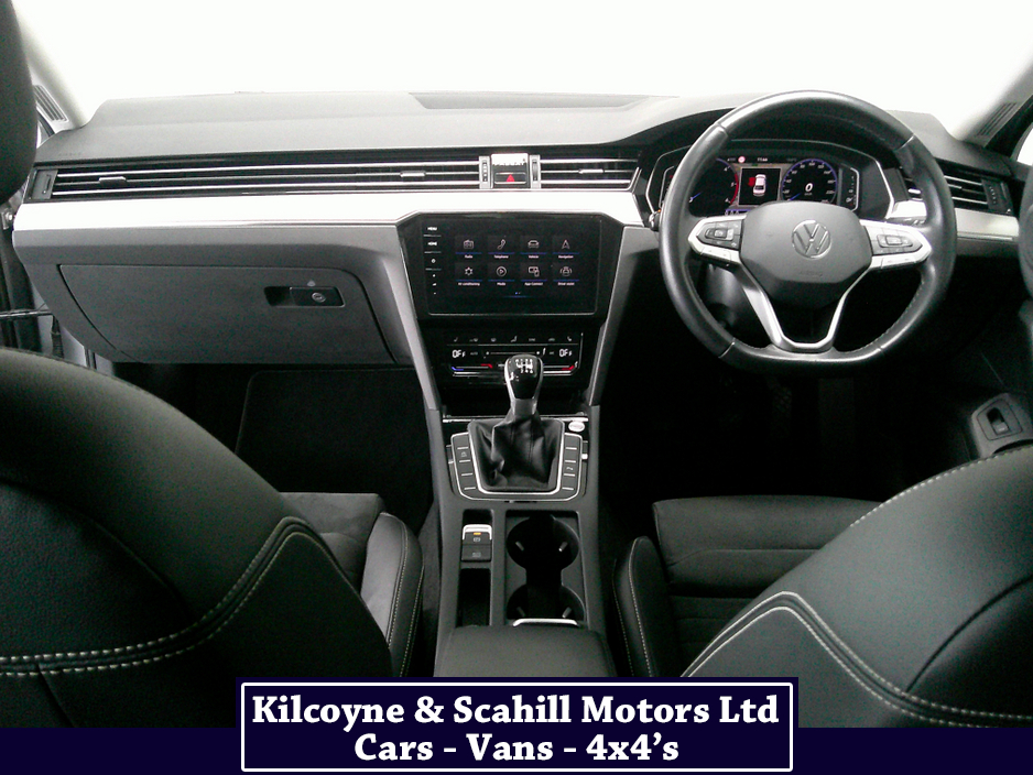 2022 Volkswagen Passat - image 14